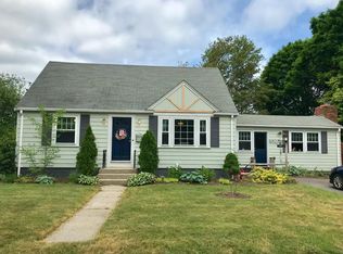 55 Tourtelot Ave, Warwick, RI 02886