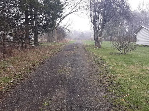5645 Mason Rd, Fowlerville, MI 48836