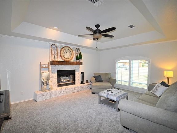 3rd image of 1328 SW 118th Pl