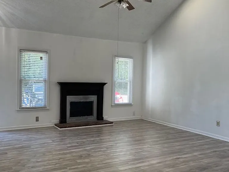 5451 Lynbrook Lndg — Photo 3