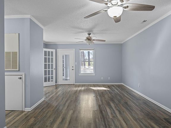 4th image of 902 Huntington Park Dr
