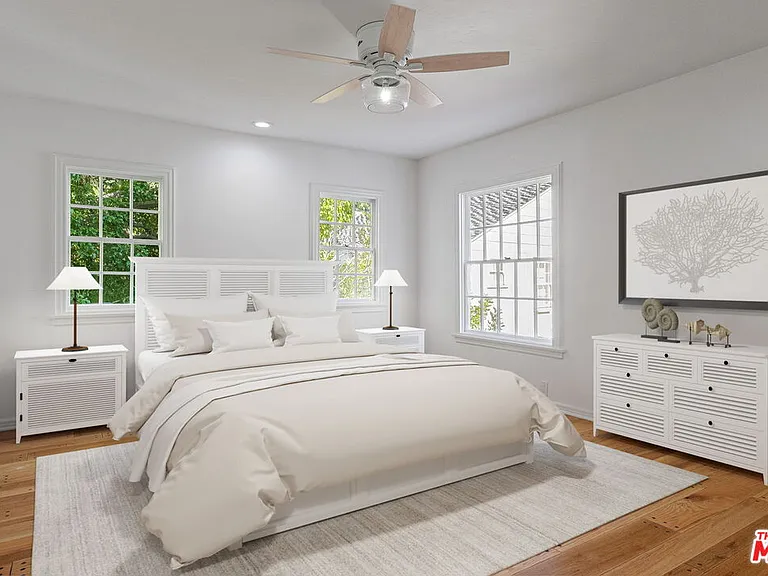 10527 Le Conte Ave — Photo 24
