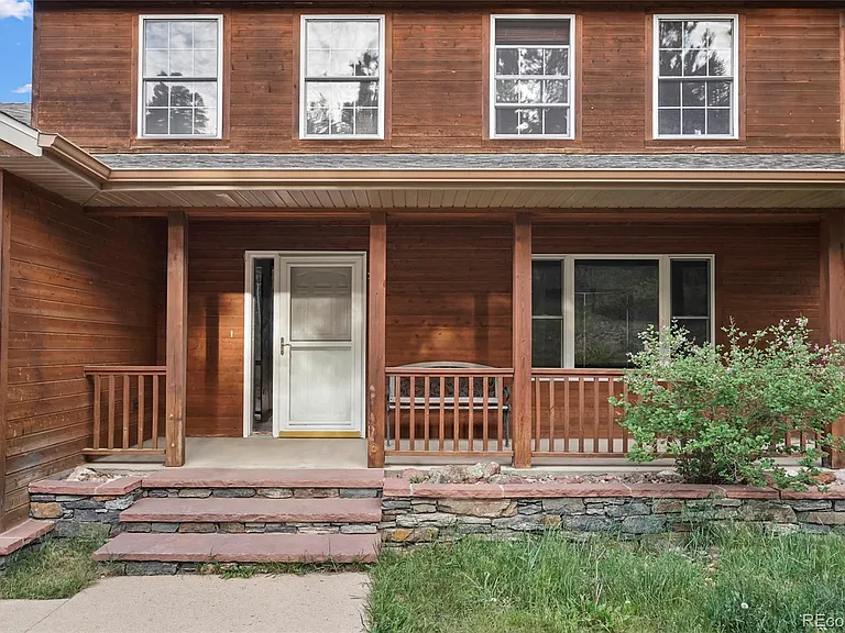 687 Crescent Lake Rd — Photo 5