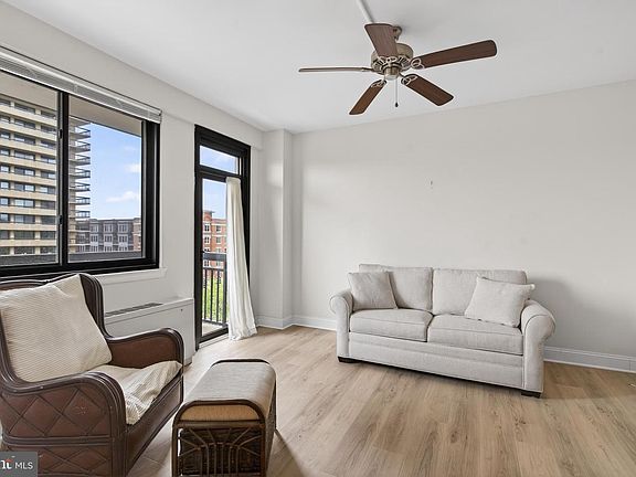 5th image of 801 N Pitt St APT 618