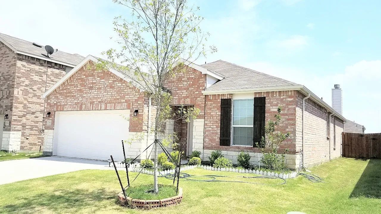 4 bed, 1763 sqft, $2,200 — Photo 2