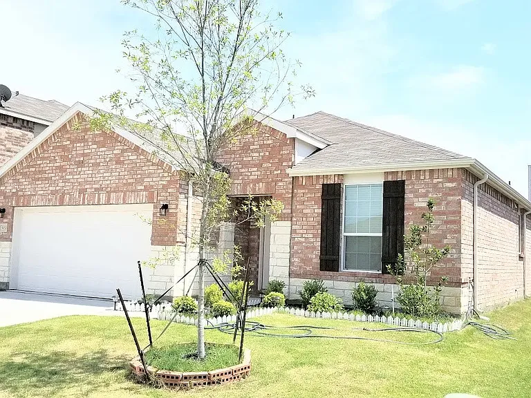 3032 Walker Creek Dr — Photo 2