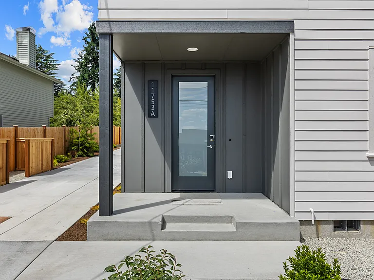 11753 23rd Ave NE — Photo 2