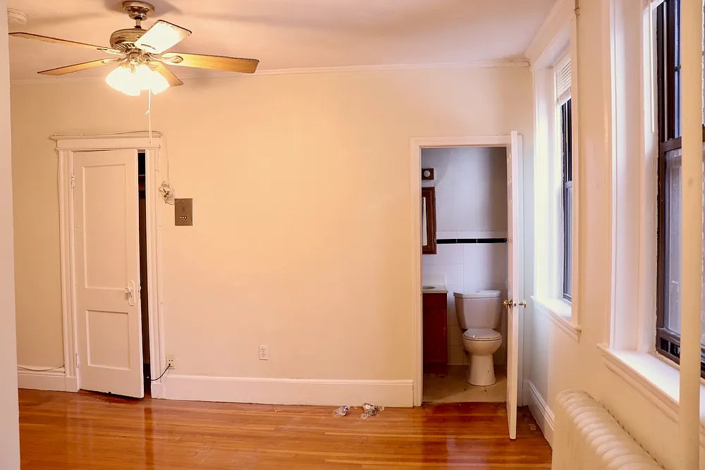 Studio, 450 sqft, $2,300 — Photo 2