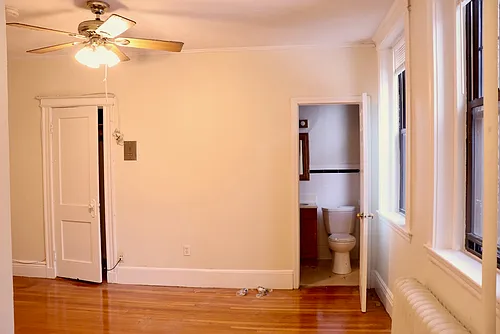 56 Queensberry St #9 Photo 1