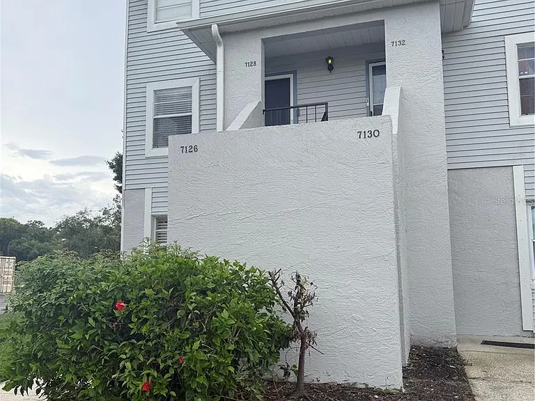 7128 Waterside Dr #7128 — Photo 2