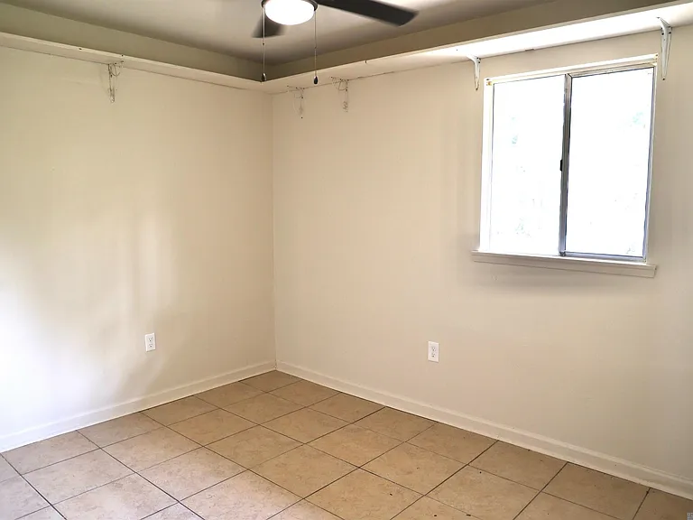 10716 Cletus Dr — Photo 5