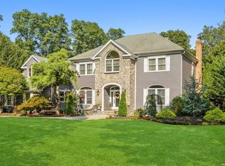 13 Milemore Dr, Northport, NY 11768