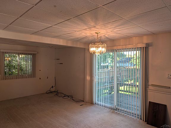 3rd image of 815 B St