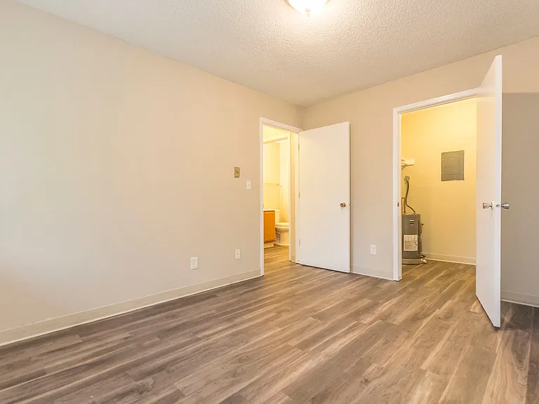Perry Park Apartments — Photo 11