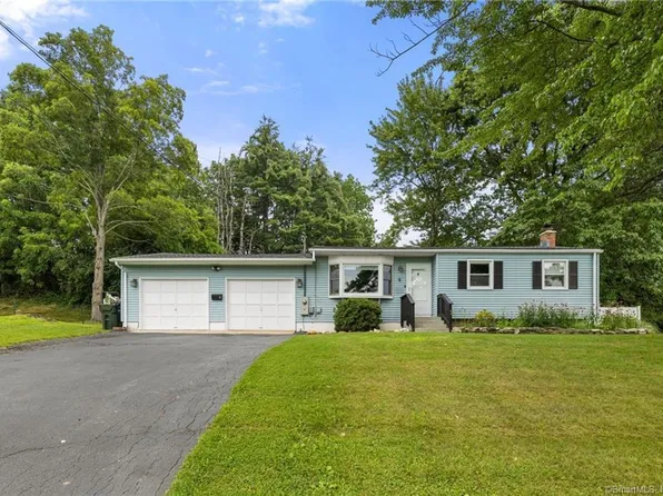 8 Chester Drive, Windsor Locks, CT 06096