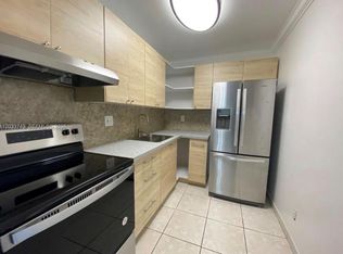 8421 NW 8th St APT 203, Miami, FL 33126