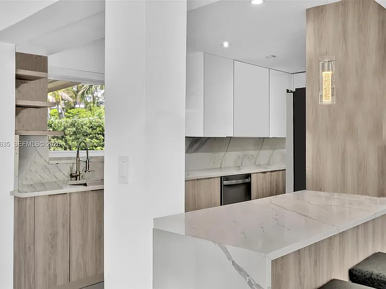 9257 Bay Dr — Photo 12