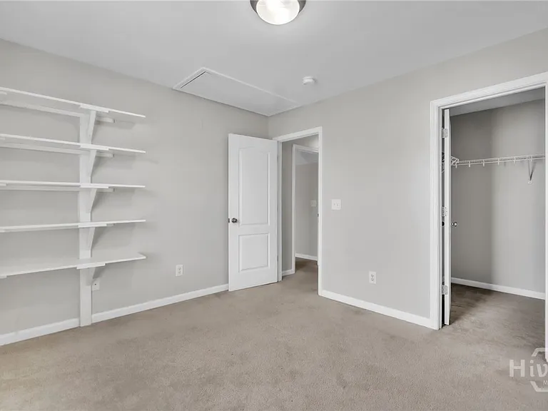 122 Cromer St — Photo 18