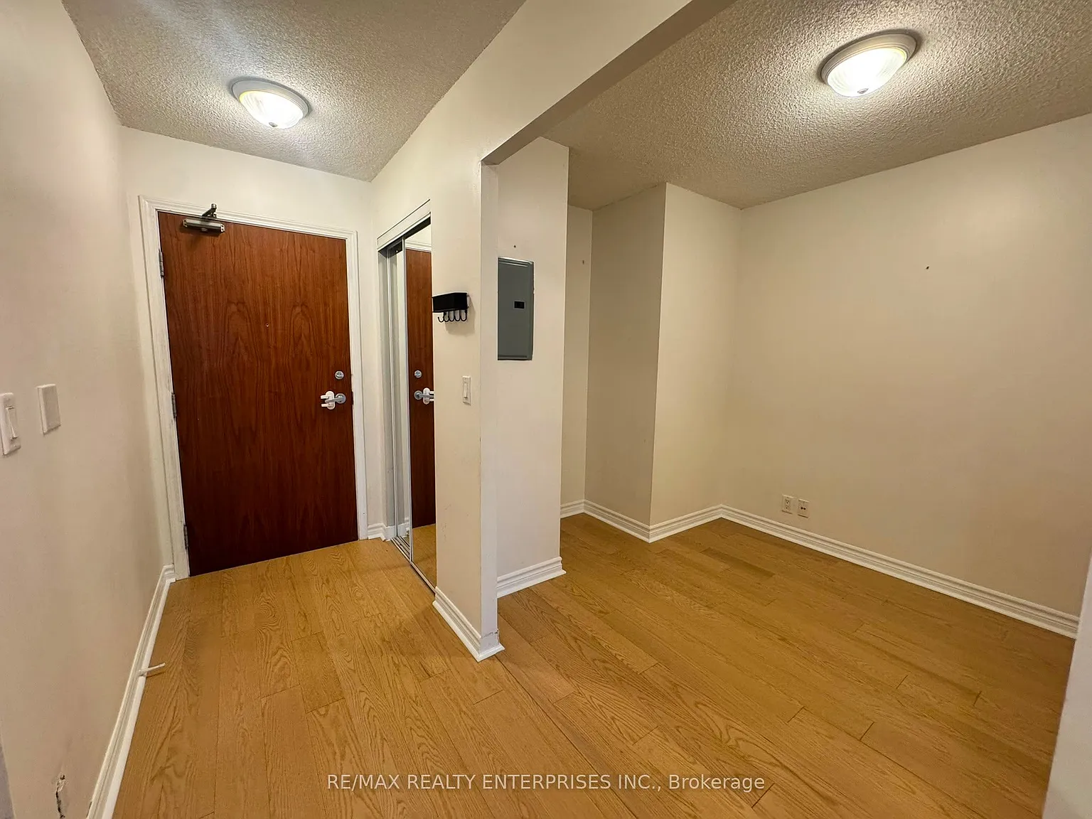 2 bed, $2,400 — Photo 3