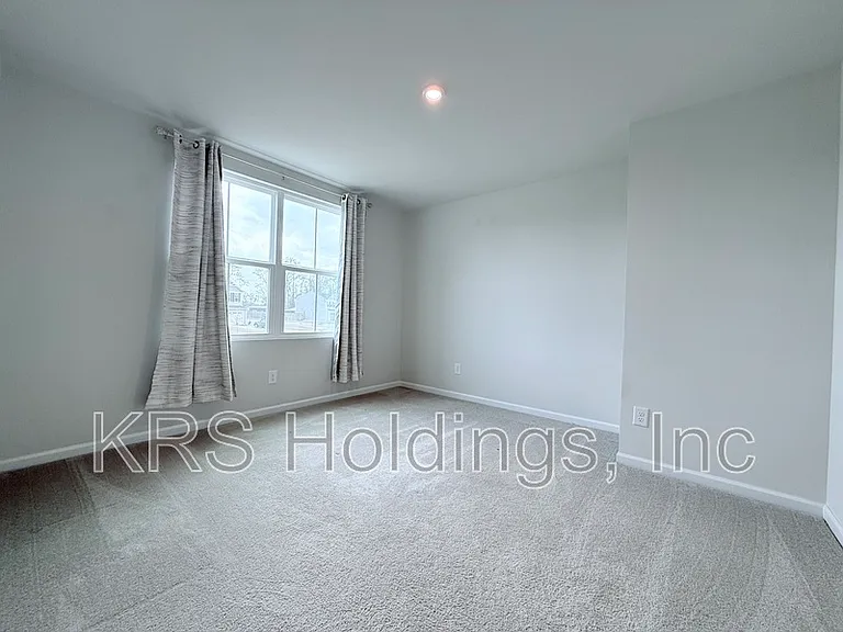 379 Hunting Wood Dr — Photo 22