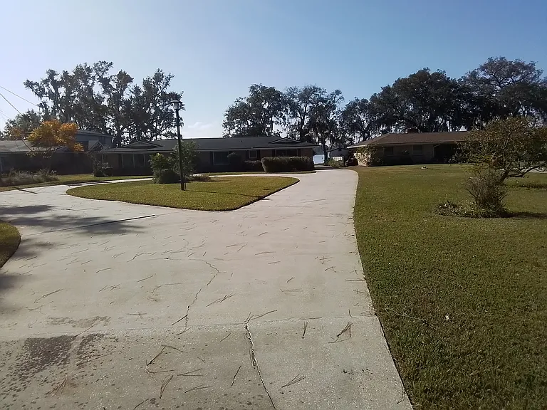 450 Broward Rd — Photo 2