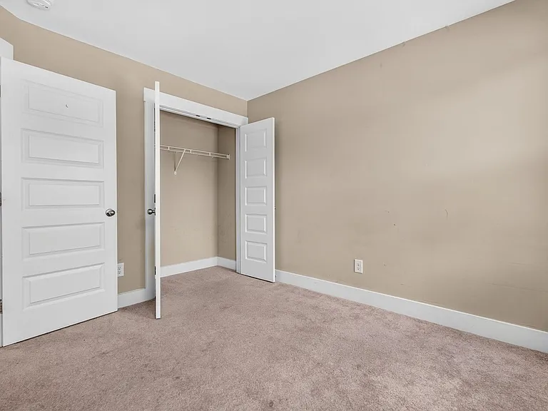 7795 Park Gate Dr — Photo 24
