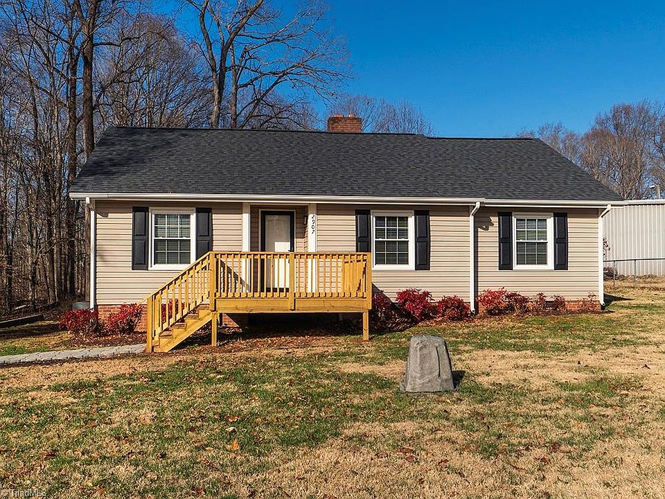 1st image of 2907 Loretta Ln