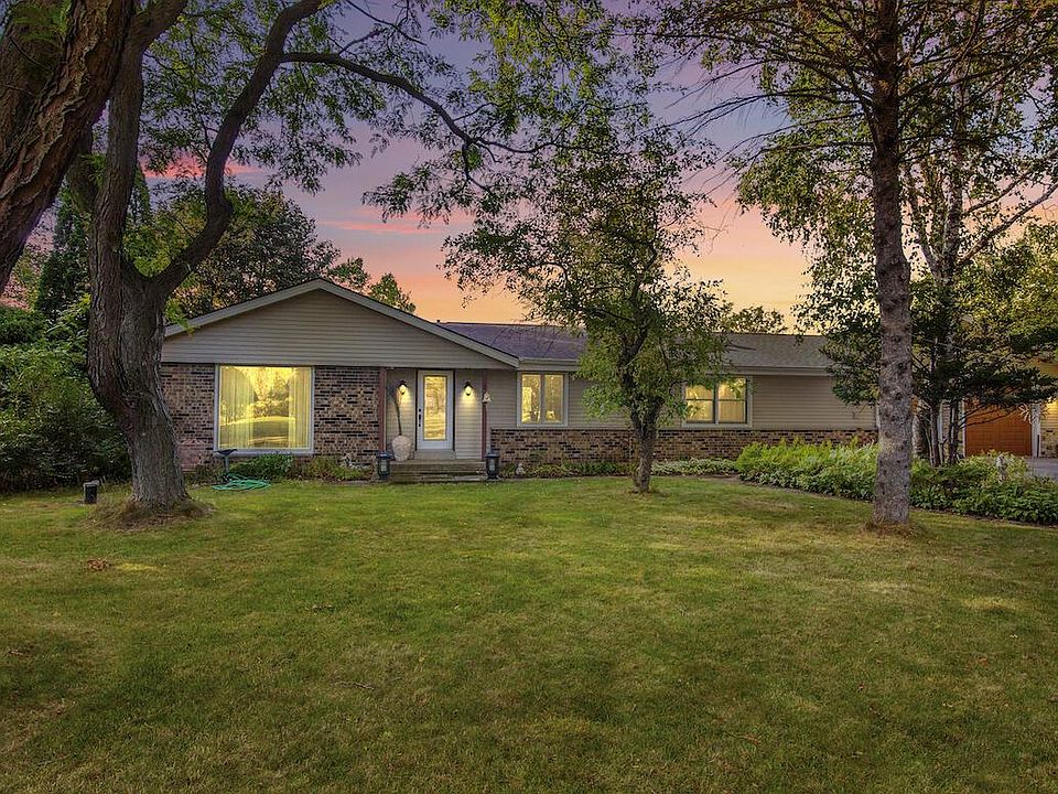 3081 Rolaine PARKWAY, Hartford, WI 53027 Zillow
