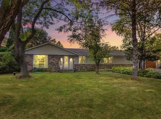 3081 Rolaine Pkwy, Hartford, WI 53027