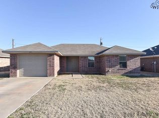 1215 Newman Ave, Iowa Park, TX 76367