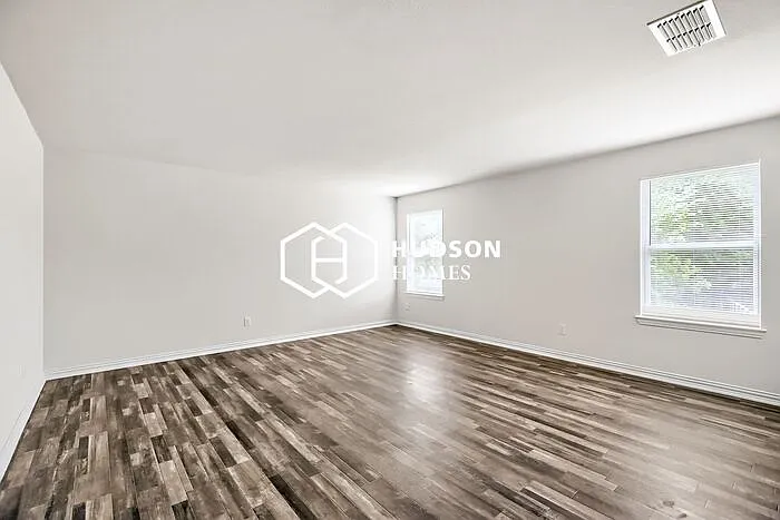1610 Linda Ln — Photo 5