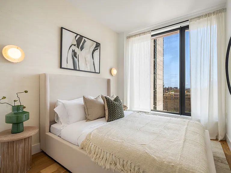 20 Rockwell Pl #1632D — Photo 1