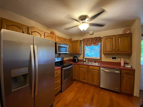 2nd image of 321 Apple Hill Dr S