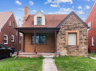 18272 Santa Rosa Dr, Detroit, MI 48221