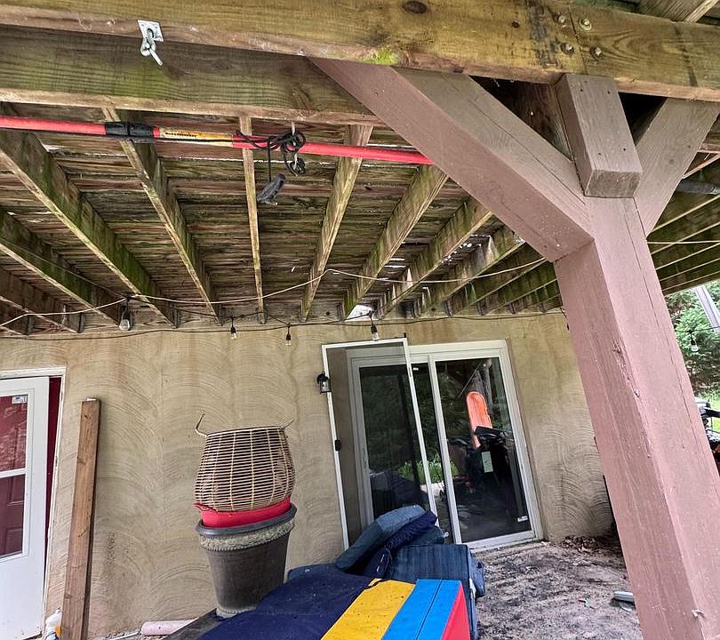 2nd image of 11966 Hemlock Rd