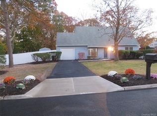 688 Hawkins Rd E, Coram, NY 11727