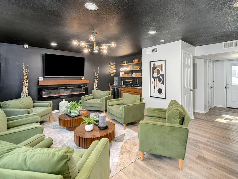 Legend Oaks Gated Community — Photo 4