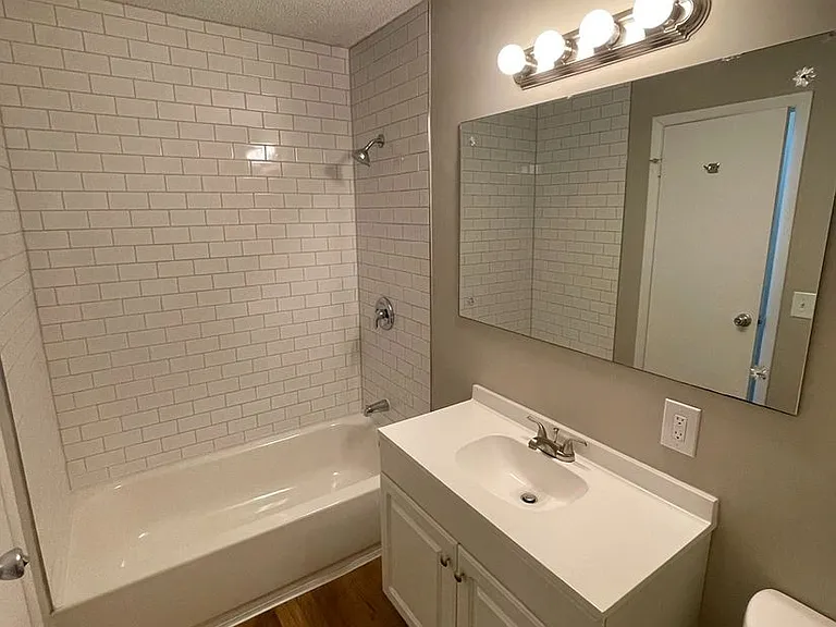 2525 N Bleckley St — Photo 11