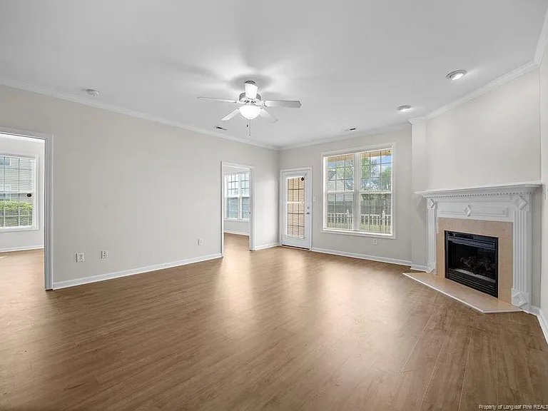 1329 Kershaw Loop #138 — Photo 3