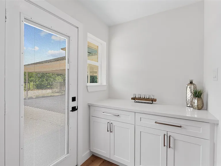 12019 Beth Ln — Photo 9