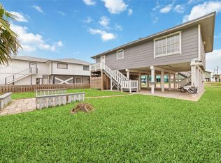 610 Seashell Dr, Freeport, TX 77541