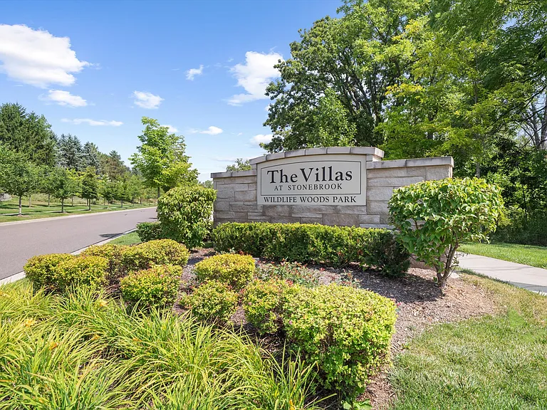 48894 Windfall Rd #1 — Photo 52