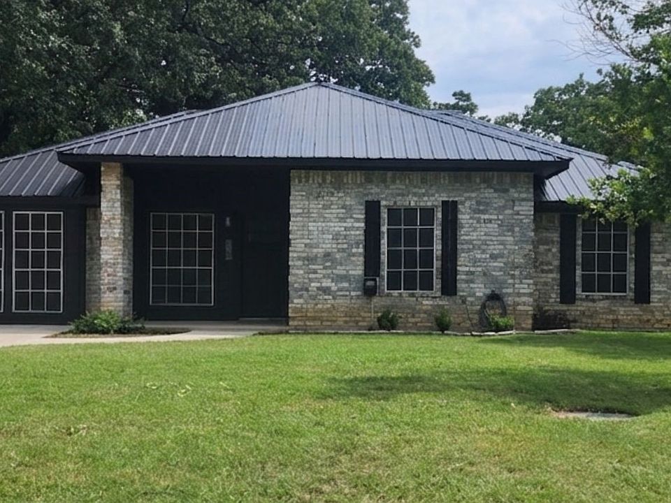 1st image of 202 Creekstone Ct