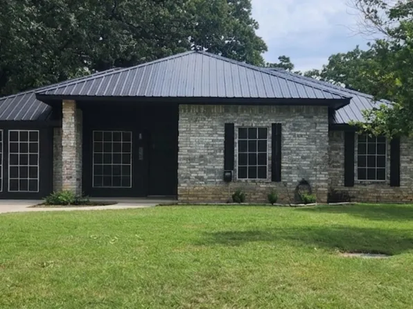 202 Creekstone Ct, Seagoville, TX 75159