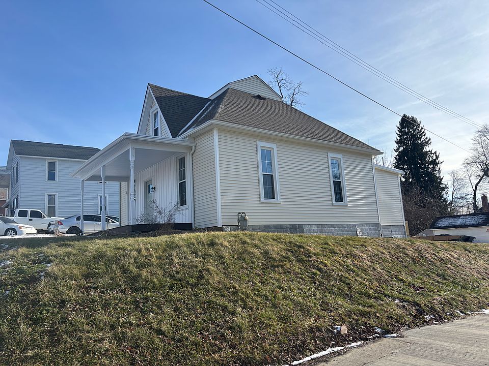 1st image of 223 W Brown St