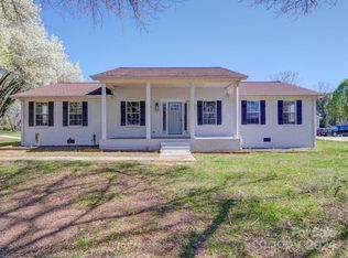 101 Hedgestone Dr, Gastonia, NC 28056