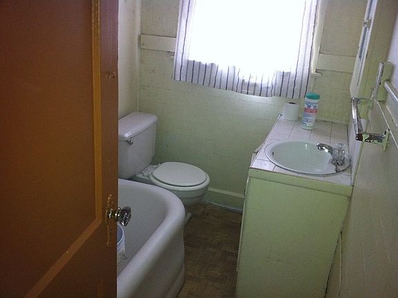 5th image of 3027 Savannah Ave