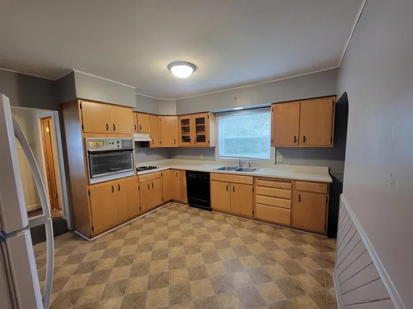 1509 3rd St W, Menomonie, WI 54751