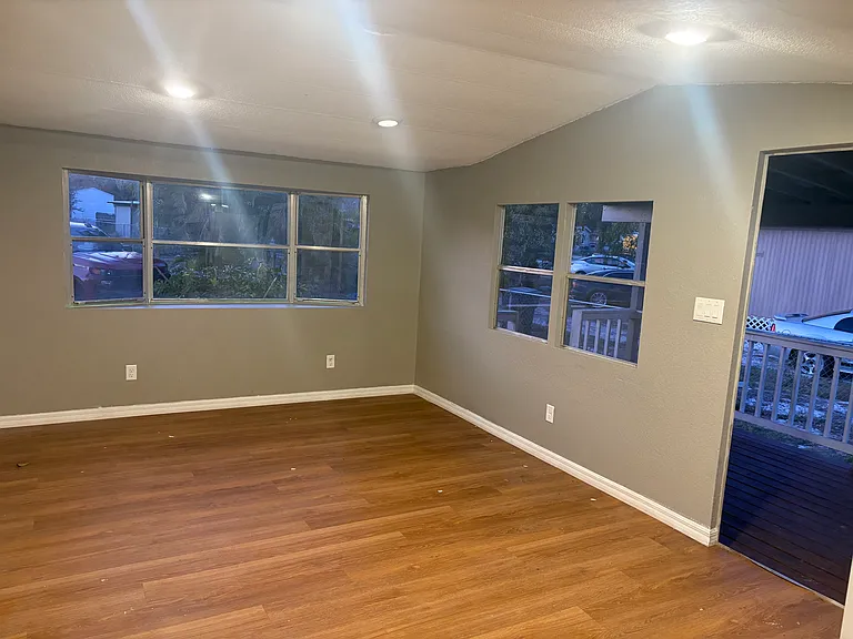 4844 Cynthia St — Photo 3