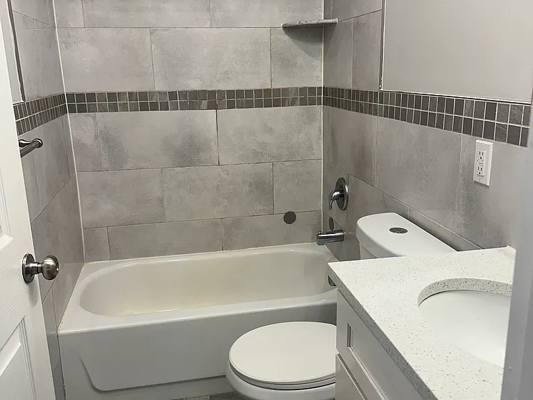 601 Magnolia Ave #5 — Photo 2